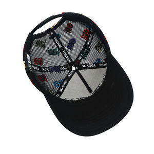 Casquette de camionneur rayée Tcap China avec broderie personnalisée et strass noirs - Product Image 6