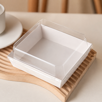 Plateau alimentaire carré en papier OEM personnalisé avec couvercles transparents pour boulangerie, desserts, sandwichs, emballage à emporter, vente en gros