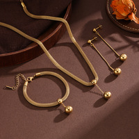 Pendentif Rond Vintage Femme en Acier Inoxydable Plaqué Or 18K Style Européen-Américain avec Chaîne à Maillons Tendance