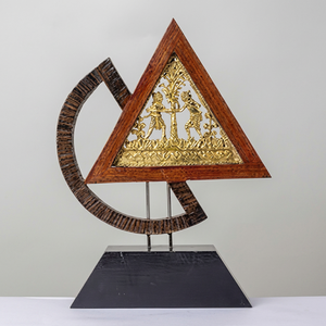 <b>Wooden</b> <b>Triangle</b> Dried Flower Sculpture Decorative Art Piece Home Office Display Collectible General Tribal Mementos - Product Image 1