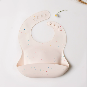 Babero de puntos de color de silicona ajustable directo de fábrica para bebés y niños pequeños a prueba de agua y suave para niños/niñas con logotipo personalizado - Product Image 5