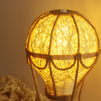 Lampe de table ronde en corde de jute Lampe de nuit en rotin Lampe de bureau en métal Led Décoration Lumière chaude pour les enfants
