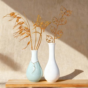 Macetas de mariposa pulidas, abejas de metal artificial, animales de perro inusuales, tu decoración ornamental verde para exteriores, estacas para jardín - Product Image 1