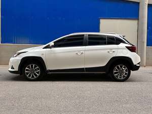 Voiture d'<span class=keywords><strong>occasion</strong></span> Yaris 2021 à faible consommation de carburant, avec 25001-50000 milles et 100-150 CV, à vendre - Product Image 2