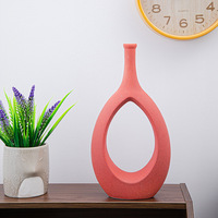 Vase en céramique moderne minimaliste en forme d'alien, fait main, pour décoration intérieure, arrangement floral, salon, entrée, entreprise