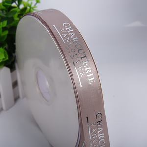 <span class=keywords><strong>Ruban</strong></span> de logo gros-grain personnalisé <span class=keywords><strong>ruban</strong></span> de <span class=keywords><strong>satin</strong></span> de feuille d'argent 3D <span class=keywords><strong>ruban</strong></span> bon marché en gros d'usine - Product Image 2