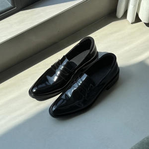 La mode est super moderne et unique, rehaussant votre style. - Product Image 3