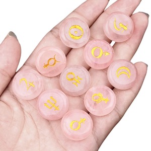 Piedra preciosa clásica <span class=keywords><strong>de</strong></span> cuarzo rosa <span class=keywords><strong>de</strong></span> 18mm, símbolo planetario, piedra <span class=keywords><strong>de</strong></span> grabado láser, juego <span class=keywords><strong>de</strong></span> 10 piezas, piedra Natural para regalo <span class=keywords><strong>de</strong></span> adorno <span class=keywords><strong>de</strong></span> fiesta - Product Image 2