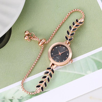 Nouvelle Montre Bracelet Mignonne pour Femme, Simplicité et Mode, Bracelets pour Dames, Montre à Quartz pour Femme, Bande Fine Feuille Verte, Cadeau
