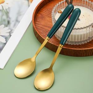 Cucchiaio <span class=keywords><strong>d</strong></span>'oro da Dessert a testa tonda buon <span class=keywords><strong>cucchiaino</strong></span> da tè in acciaio inossidabile <span class=keywords><strong>argento</strong></span> con manico in plastica verde scuro - Product Image 5