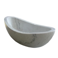 Baignoire ovale autoportante en marbre blanc de Carrare avec motif noir