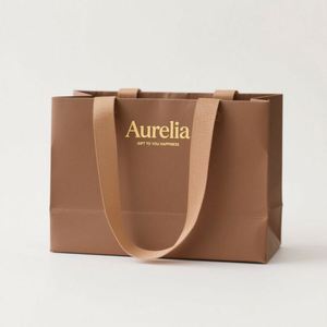 Sac en papier écologique réutilisable personnalisé, durable, avec ruban en coton gaufré, logo de luxe estampé à chaud, emballage pour chaussures et vêtements - Product Image 2