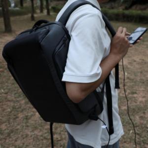Mochila Solar Impermeable de Nueva Generación, Totalmente Negra, Paneles Solares de Alta Eficiencia con Celdas BC, Bolsa para Exteriores para Teléfono y Dron GSE-601 - Product Image 4