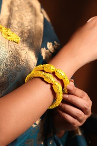 เครื่องประดับแฟชันลายใบไม้ชุบทอง24Ct สำหรับสาวๆในเมืองชุด Kada แบบดั้งเดิมสำหรับงานแต่งงานและงานปาร์ตี้ - Product Image 4