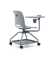 Bureau et chaise d'étudiant pour le choix du primaire au secondaire Chaises d'études universitaires avec étagère