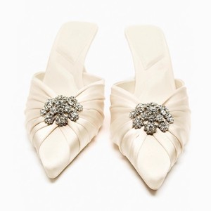Sensuelle été nouveauté femmes Beige Satin appartements talon fin bout pointu chaussures de mariée avec flocon de neige strass maille doublure - Product Image 2