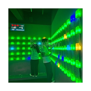 Jeu interactif de bouton poussoir de lumière LED équipement d'escalade physiquement compétitif pour le divertissement sportif de construction d'équipe - Product Image 1