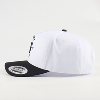 Groothandel Gestructureerde 5-Panel Katoenen Zwarte Baseballpetten met Aangepaste Borduurlogo, A-Frame 5-Panel Tweekleurige Letter Baseballcap