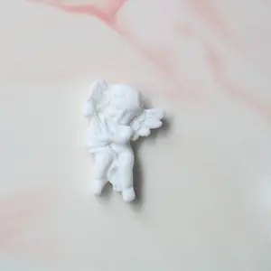 Diskon Besar Kualitas Tinggi Lucu Kecil Buatan Malaikat Putih Desain Pipih Resin Figurine Cabochons untuk Dekorasi Diy