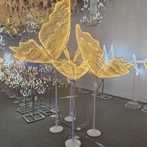Nuovo Design Decorazione Farfalla Motorizzata con Luce a Led ad Apertura <span class=keywords><strong>e</strong></span> Chiusura Elettrica - Product Image 1