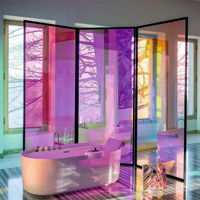 Verre décoratif pour mur rideau creux, revêtu par diffraction laser, en verre dichroïque coloré bleu, vert, orange, irisé, pour hall d'hôtel