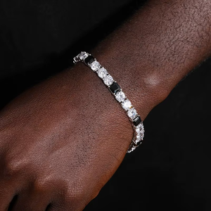 Pulsera Cubana de Moissanita de Calidad Premium con Piedras VVS Certificadas y Engaste Avanzado para Máxima Calidad Disponible a la Venta - Product Image 4