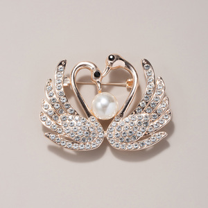 Broche feminino seda cachecol fivela liga corsage capaz temperamento versátil pérola strass broche para mochilas sacos jaquetas - Product Image 5