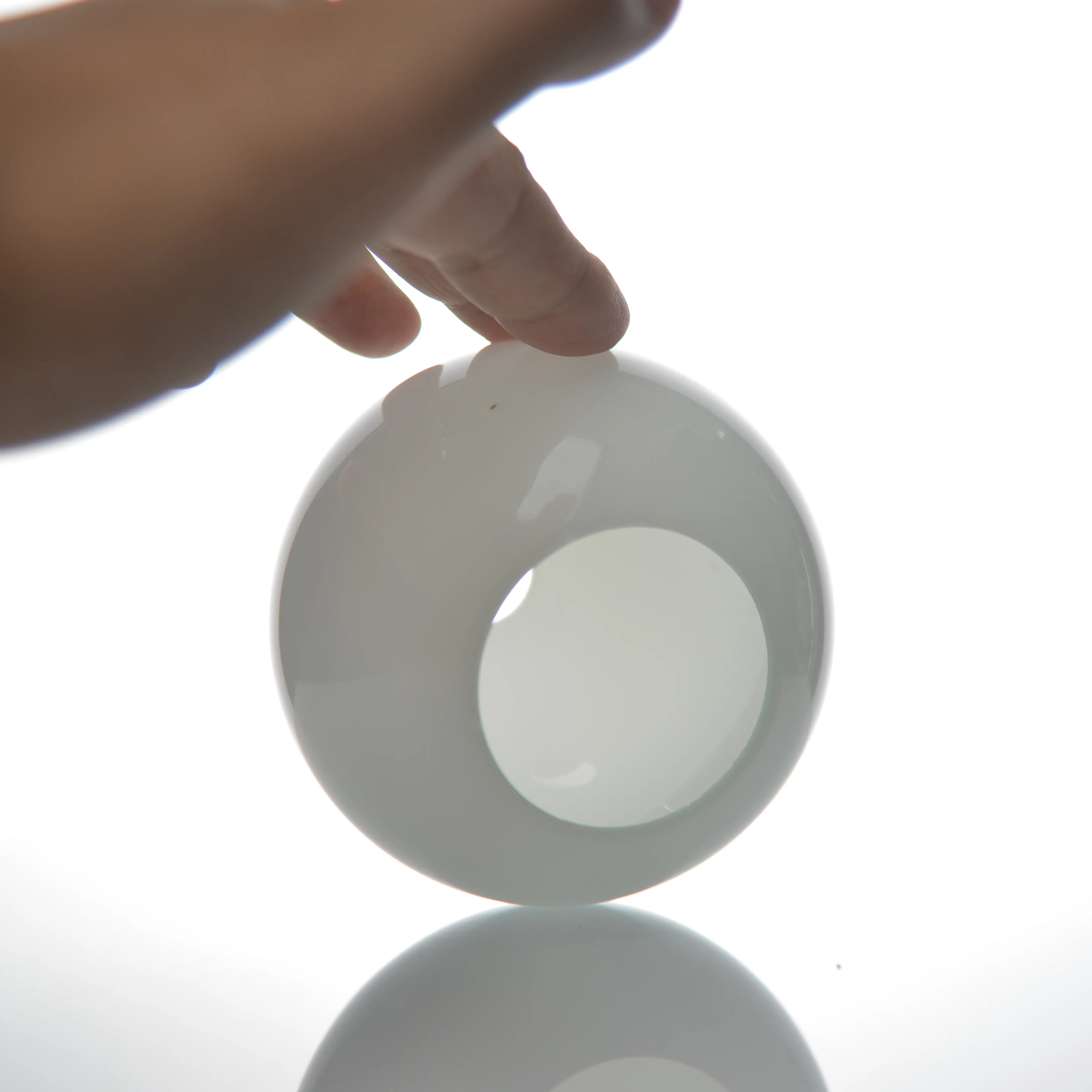 Fabricante soplado a mano Pantalla de vidrio esmerilado personalizada media cúpula 12 Cm de diámetro Pantalla de vidrio globo blanco para lámparas con G9