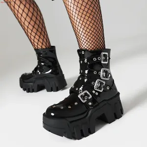 Punk bottines femmes Goth cuir plate-forme chaussures gros talons hauts Rivets décor confortable Combat bottes courtes boucle automne printemps
