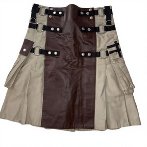 Kilt utilitaire en cuir marron et beige pour homme avec anneaux et sangles métalliques, coupe classique, taille adulte - Product Image 1