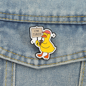 Spedizione Rapida, Simpatico Spilla in Metallo Smaltato a Forma di Paperella Gialla con Scritta 'I Am Tired', Piccolo Animale Interessante - Product Image 4