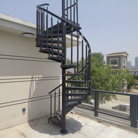 Escalier en colimaçon en verre pour villa et commerce, facile à installer, avec marches en bois pour extérieur résidentiel