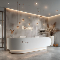 Comptoir de réception/caisse moderne et durable, blanc, incurvé, en forme de pilule, sur mesure, artisanal et écologique pour salon de beauté et boutique