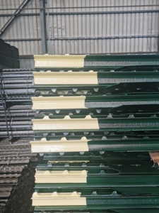 Steel T Fence Post Studded Farm Fence Post Powder Coated Metal Fencing for Livestock Animal Fencing - Product Image 3