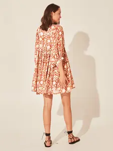 2024 न्यू हवाई मार्केट हॉट सेलिंग महिला ड्रेस महिलाओं के लिए कस्टम प्रिंट सॉफ्ट फ्लोई फैब्रिक समर ड्रेस