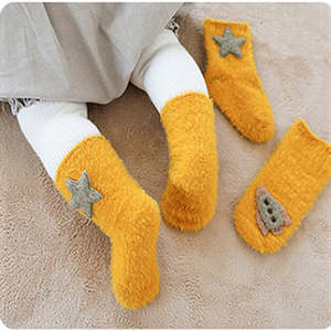 Europea de alta calidad fuzzysocks para bebé rodilla alta cepillo <span class=keywords><strong>Calcetines</strong></span> de invierno cálido grueso bebé <span class=keywords><strong>Calcetines</strong></span> - Product Image 1