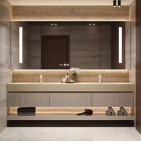 Meuble-lavabo mural de salle de bain en bois massif au design moderne et luxueux avec miroir LED et vasque en céramique, idéal pour hôtels, avec tiroirs de rangement