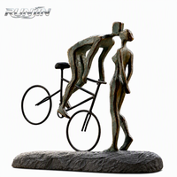 Statue de Homme en Bronze Grandeur Nature, Sculpture Athlétique Équilibrée, Art Métallique pour Hall d'Hôtel, Fabrication Personnalisée