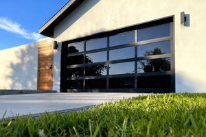 Porte de garage sectionnelle automatique en alliage d'aluminium moderne, isolée, pour villa résidentielle, design de haute qualité - Product Image 3