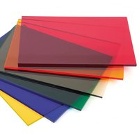 La plaque acrylique colorée mesure 1220x2440 mm et a une épaisseur de 2 mm, idéale pour la publicité et la décoration.