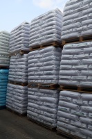 Granulés d'élastomère polyoléfine renforcé résistant aux basses températures POE LC670 de haute qualité