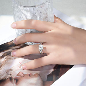 Ruizuan Ring 2 Karat Moissan ite Diamond mit GRA-Zertifikaten Princess Cut Diamond Jewelry Großhandel Online - Product Image 4