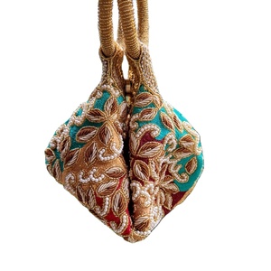 Bolso de mano con cuentas para mujer con diseño de fiesta de noche a la moda, disponible a precio mayorista, exportación desde la India - Product Image 1