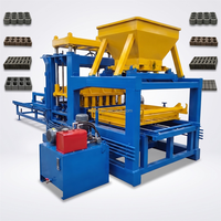 Ligne de production entièrement automatique de blocs de béton creux pour pavés hydrauliques à emboîtement