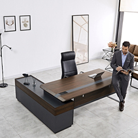Bureau de direction de luxe en bois en forme de L avec pieds en métal, mobilier de bureau moderne classique personnalisé