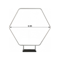 Support de toile de fond hexagonal en alliage d'aluminium personnalisable avec base stable pour la décoration de cérémonies de mariage, de fêtes et d'événements