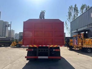 Camion benne à grue Isuzu 4x4 de 18 tonnes, neuf, avec grue à bois montée sur camion de 10 tonnes - Product Image 6