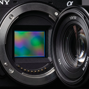 Appareil photo <span class=keywords><strong>Sony</strong></span> A6700 Alpha 6700 d'occasion avec objectif 50mm f/1.8, version globale multilingue, 4K 120p, AF IA, état impeccable, pack professionnel - Product Image 5