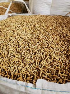 Litière pour chat en bois de pin de qualité supérieure, grand sac, 6 mm et 8 mm, naturelle et écologique - Product Image 5