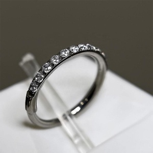 Zoor Top Seller G23 Titan mit Zirkonia-Einlage Klappbarer Segmentring Septum Clicker Nasenpiercing Körperschmuck Trendig OP-Beutel 5er-Pack - Product Image 2